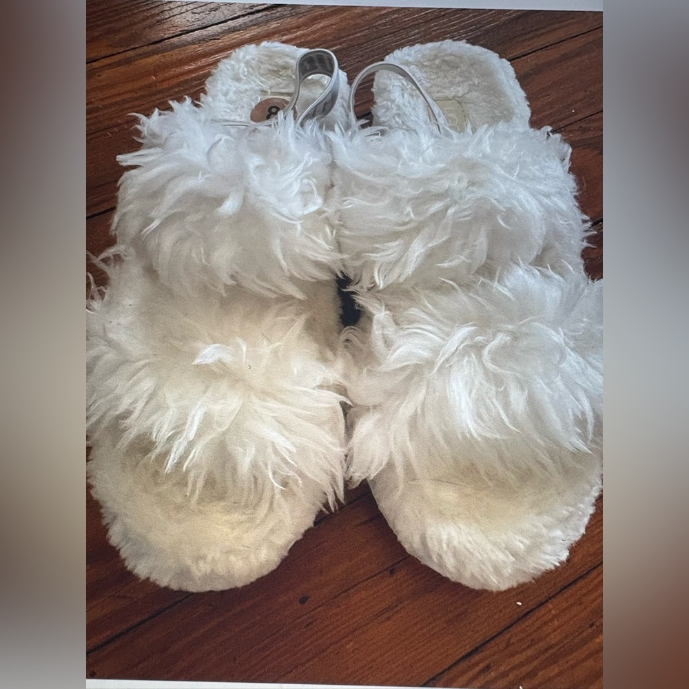 Ugg fuzzy slippers